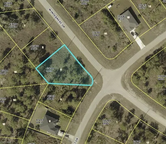 601 Windermere Dr, Lehigh Acres, Florida 33972