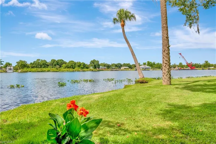 280 Degree view of the river around the home