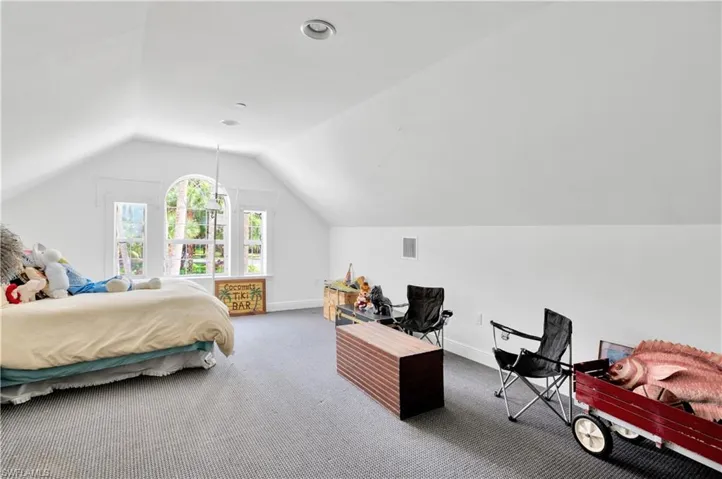 Private living area above 2 car garage