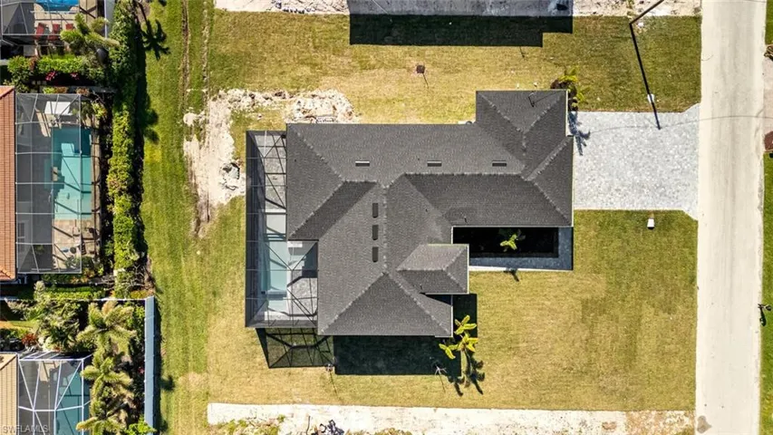Birds eye view of property