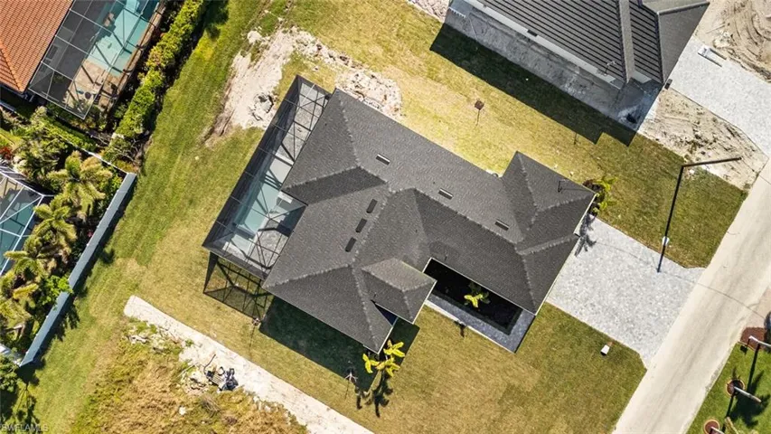 Birds eye view of property