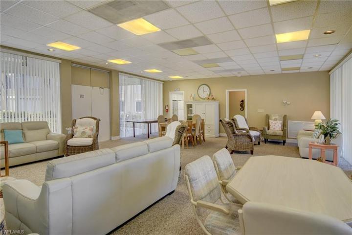 2264 Winkler AVE # 114, FORT MYERS FL 33901