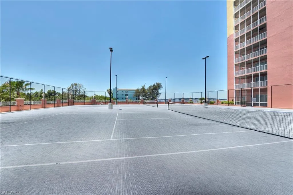 2743 1st ST, Fort Myers, FL 33916,225037368