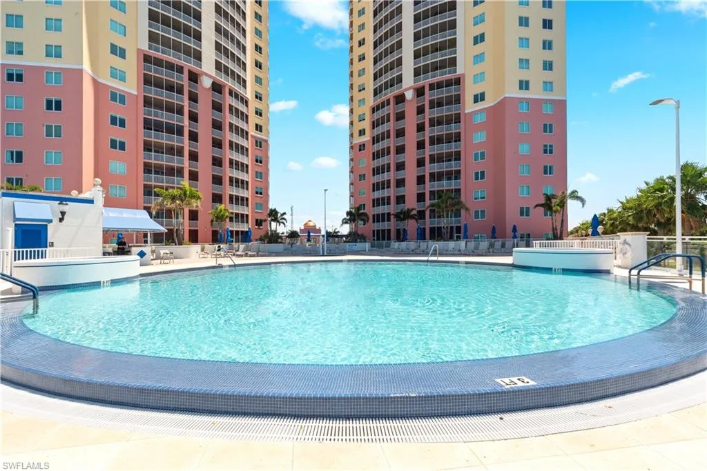 2743 1st ST, Fort Myers, FL 33916,225037368