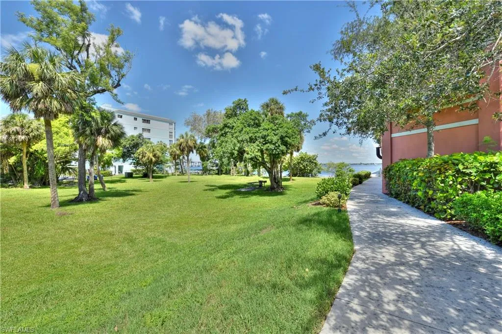 2743 1st ST, Fort Myers, FL 33916,225037368