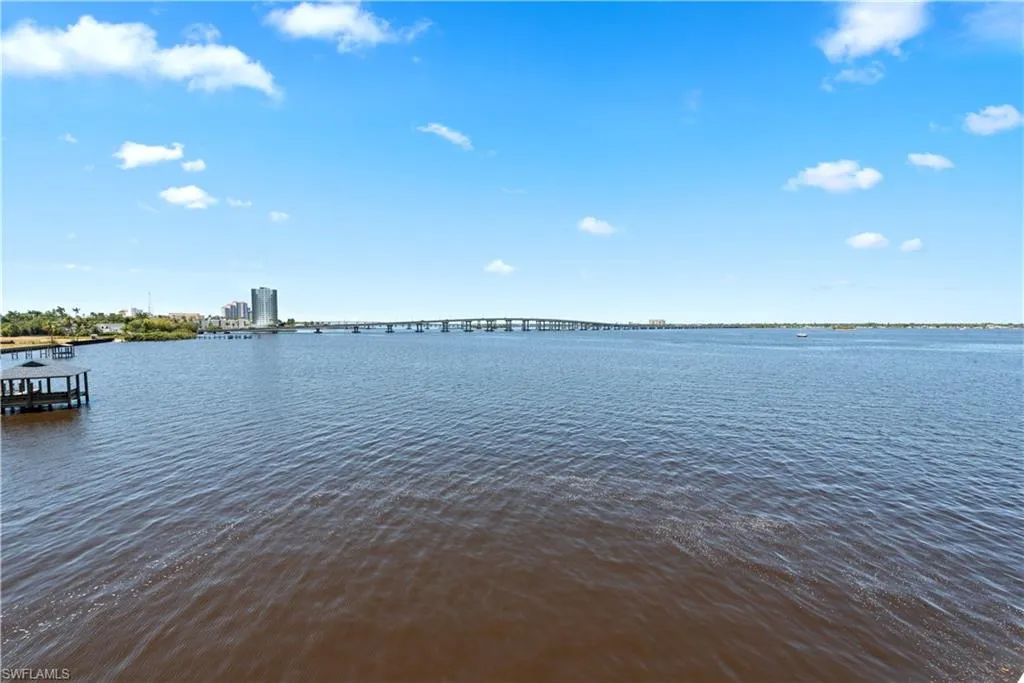 2743 1st ST, Fort Myers, FL 33916,225037368