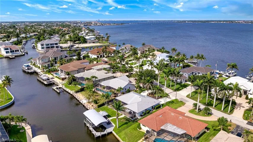 5630 Riverside Dr, Cape Coral, Florida 33904