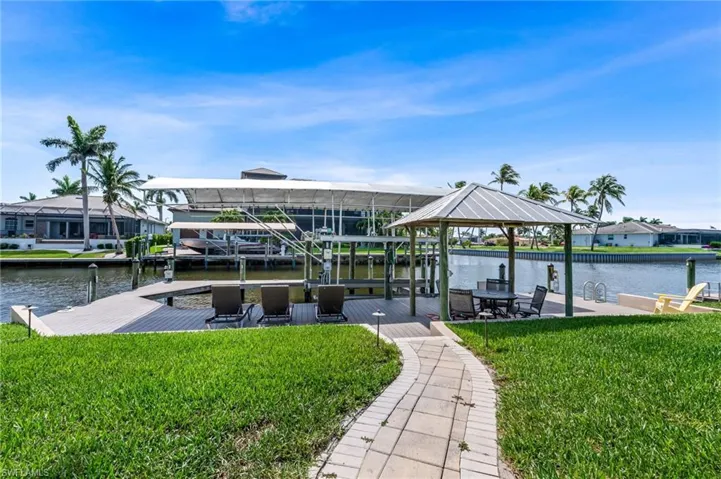 5630 Riverside Dr, Cape Coral, Florida 33904