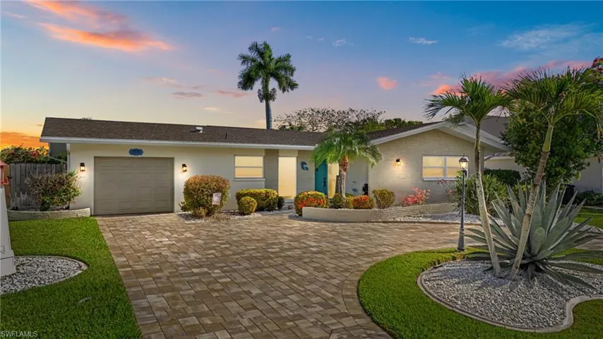 4116  Country Club  BLVD, Cape Coral, FL 33904