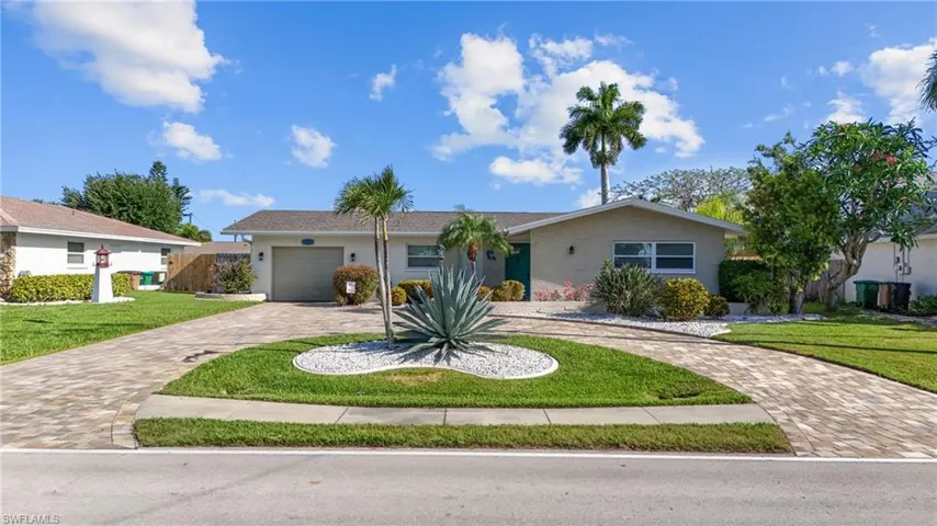 4116  Country Club  BLVD, Cape Coral, FL 33904