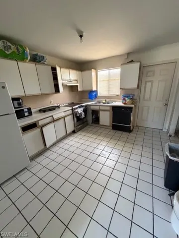 UNIT C KITCHEN