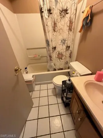 UNIT C BATHROOM 2
