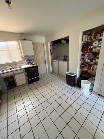 UNIT C KITCHEN