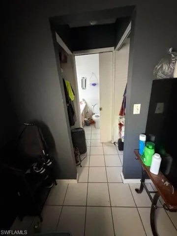 UNIT B BATHROOM 2