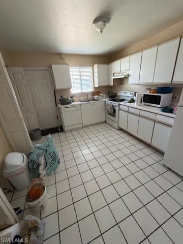 UNIT A KITCHEN