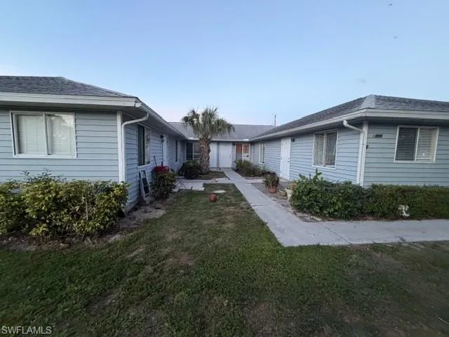 FRONT VIEW OF PROPERTY