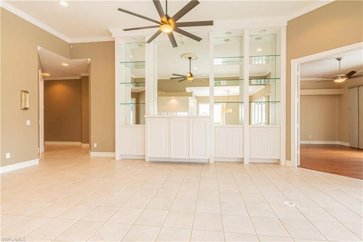 Great room w/Built in cabinets