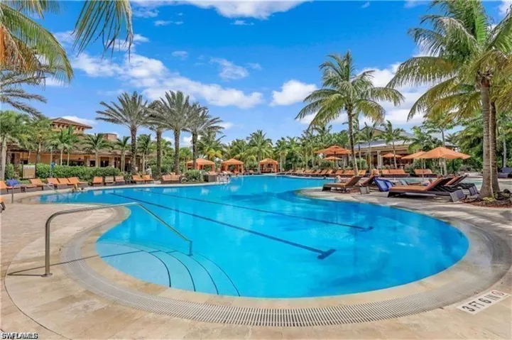 9673  Montelanico  LOOP, Naples, FL 34119