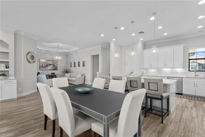 9673  Montelanico  LOOP, Naples, FL 34119