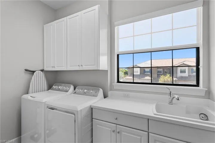 9673  Montelanico  LOOP, Naples, FL 34119