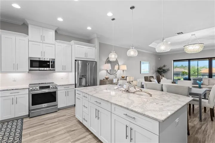 9673  Montelanico  LOOP, Naples, FL 34119