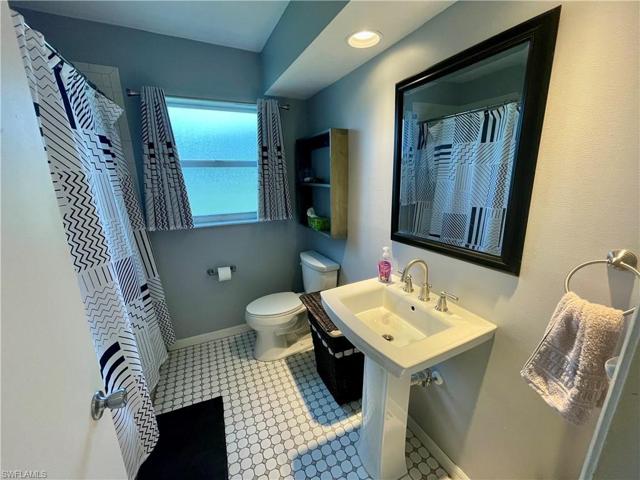 2nd Bathroom