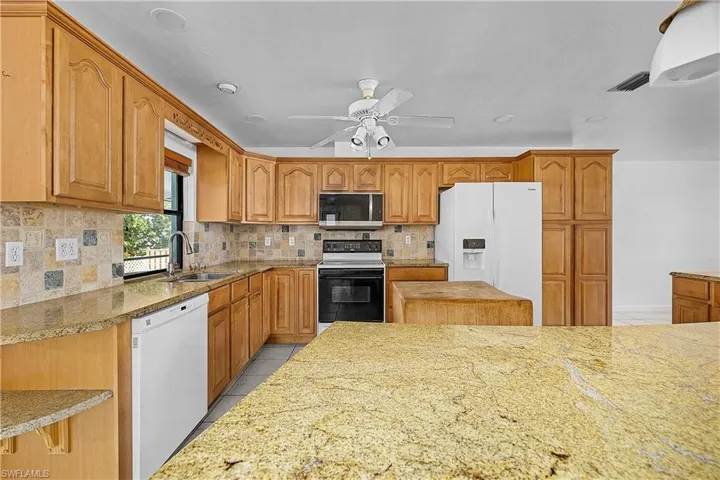 16201 Porto Bello St, Bokeelia, Florida 33922
