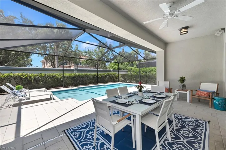 South Facing pool - Tons of light