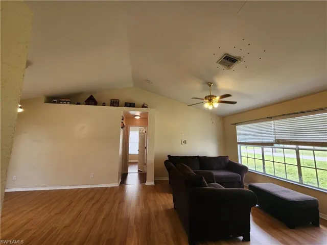 621 Sw 21st Ln, Cape Coral, Florida 33991