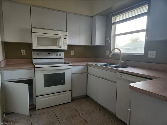 621 Sw 21st Ln, Cape Coral, Florida 33991