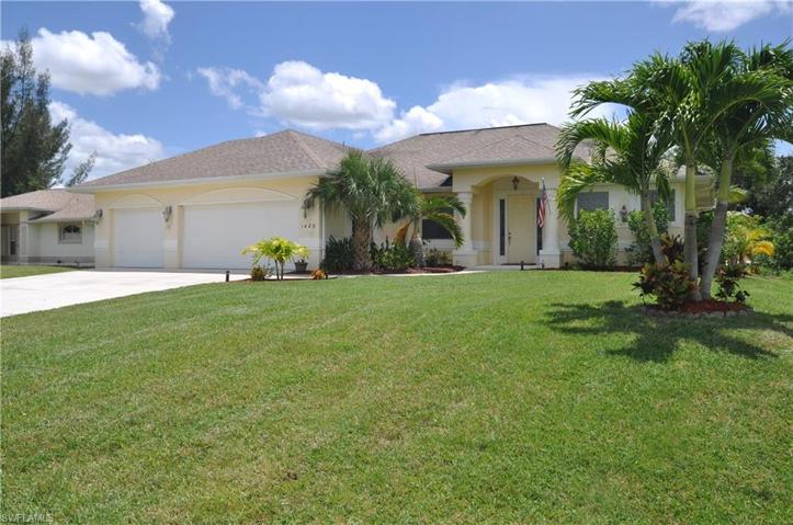 1429 SW 4th  PL, Cape Coral, FL 33991