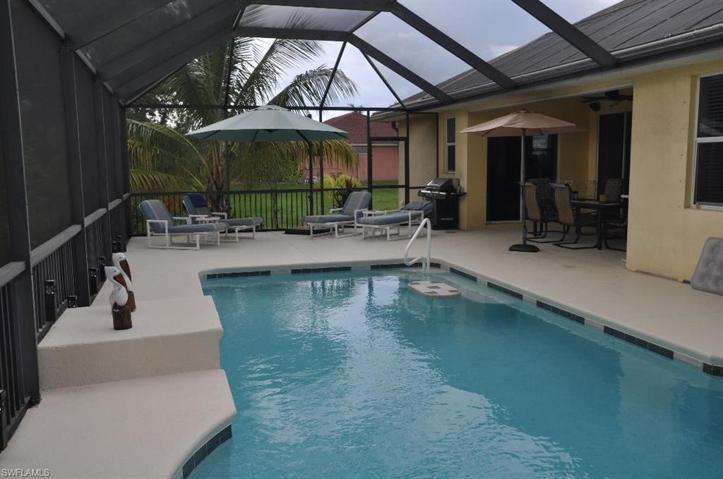 1429 SW 4th  PL, Cape Coral, FL 33991