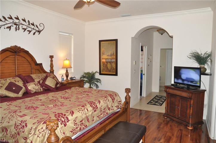 1429 SW 4th  PL, Cape Coral, FL 33991