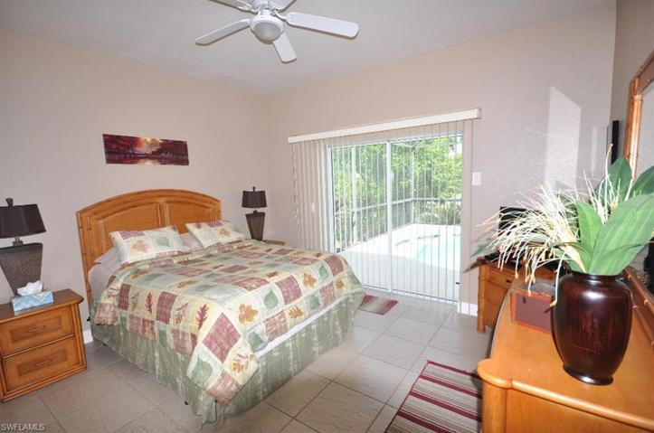 1429 SW 4th  PL, Cape Coral, FL 33991