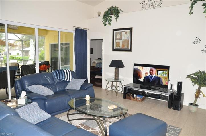 1429 SW 4th  PL, Cape Coral, FL 33991