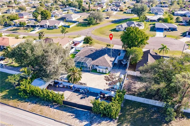 Birds eye view of property