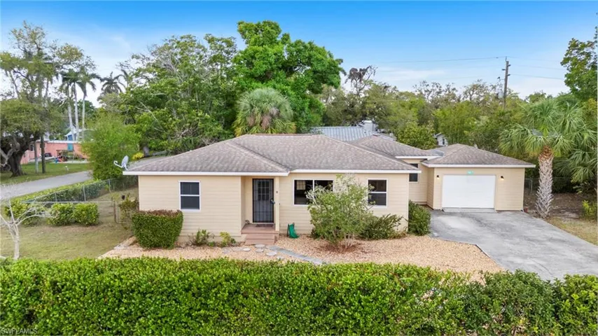 1607 Ardmore Rd, Fort Myers Fl 33901