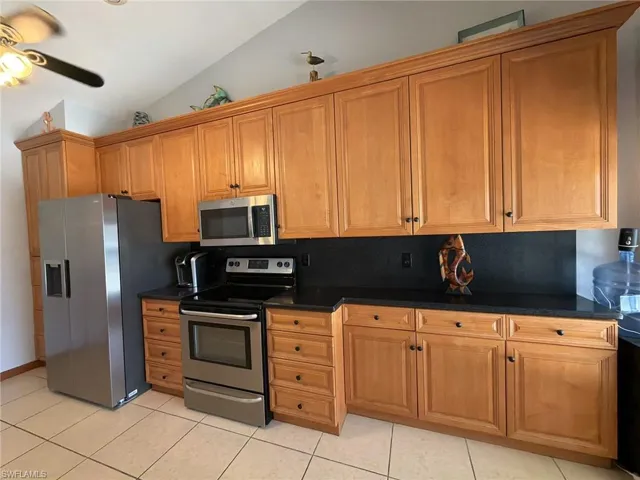 3723  Pelican  BLVD, Cape Coral, FL 33914