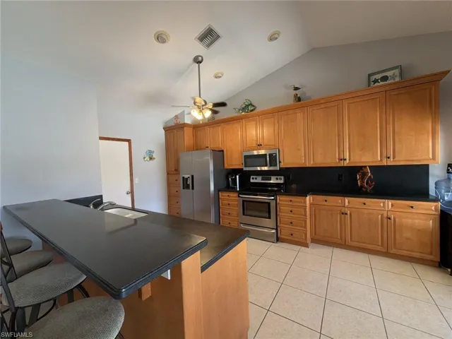 3723  Pelican  BLVD, Cape Coral, FL 33914