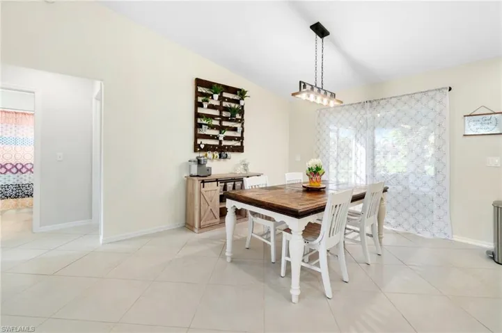 935  Summerfield  DR, Naples, FL 34120
