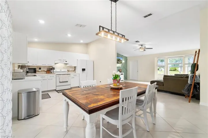935  Summerfield  DR, Naples, FL 34120