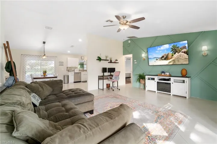 935  Summerfield  DR, Naples, FL 34120