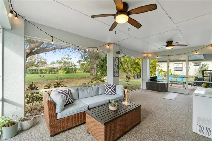 935  Summerfield  DR, Naples, FL 34120