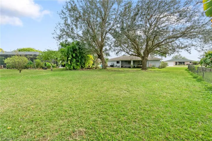 935  Summerfield  DR, Naples, FL 34120