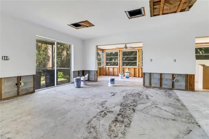 10  Kings  RD, Naples, FL 34112