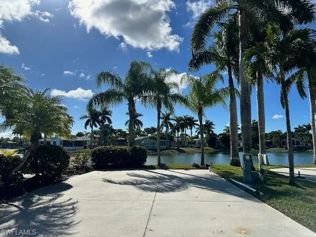 1233 Diamond Lake Cir, Naples, Florida 34114