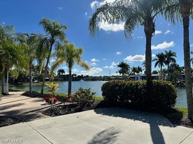 1233 Diamond Lake Cir, Naples, Florida 34114