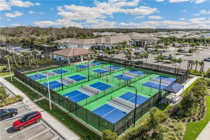 8 pickleball courts