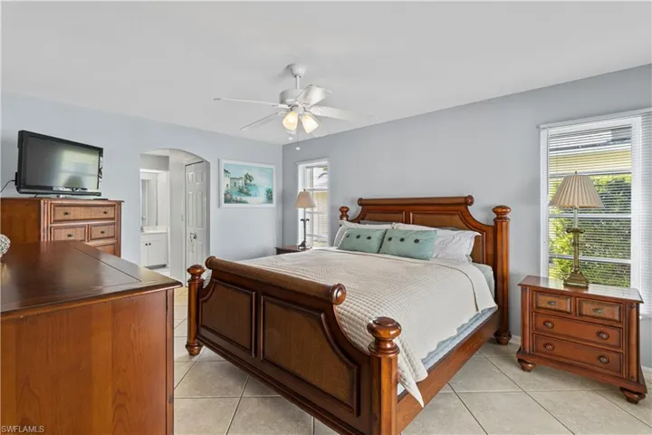 1157 Se 13th St, Cape Coral Fl 33990