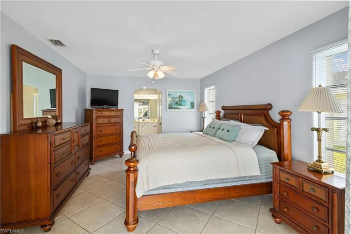 1157 Se 13th St, Cape Coral Fl 33990
